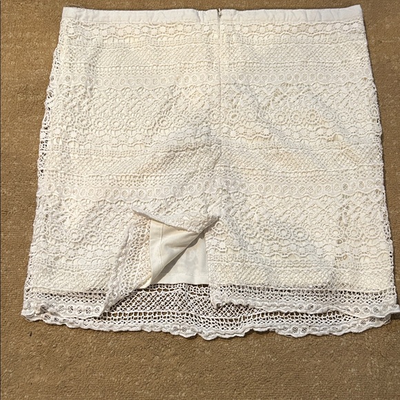 Ricki's White Lace Mini Skirt - Picture 3 of 5